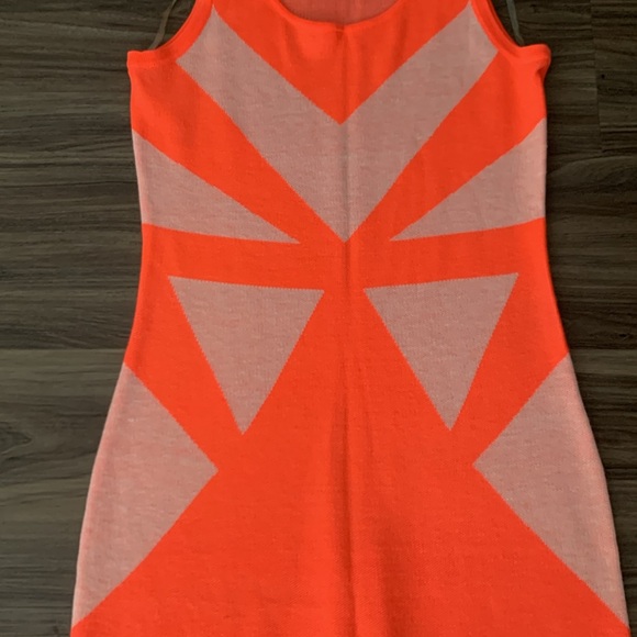 Women’s Small Gianni Bini Neon Pink Dress - Picture 3 of 5